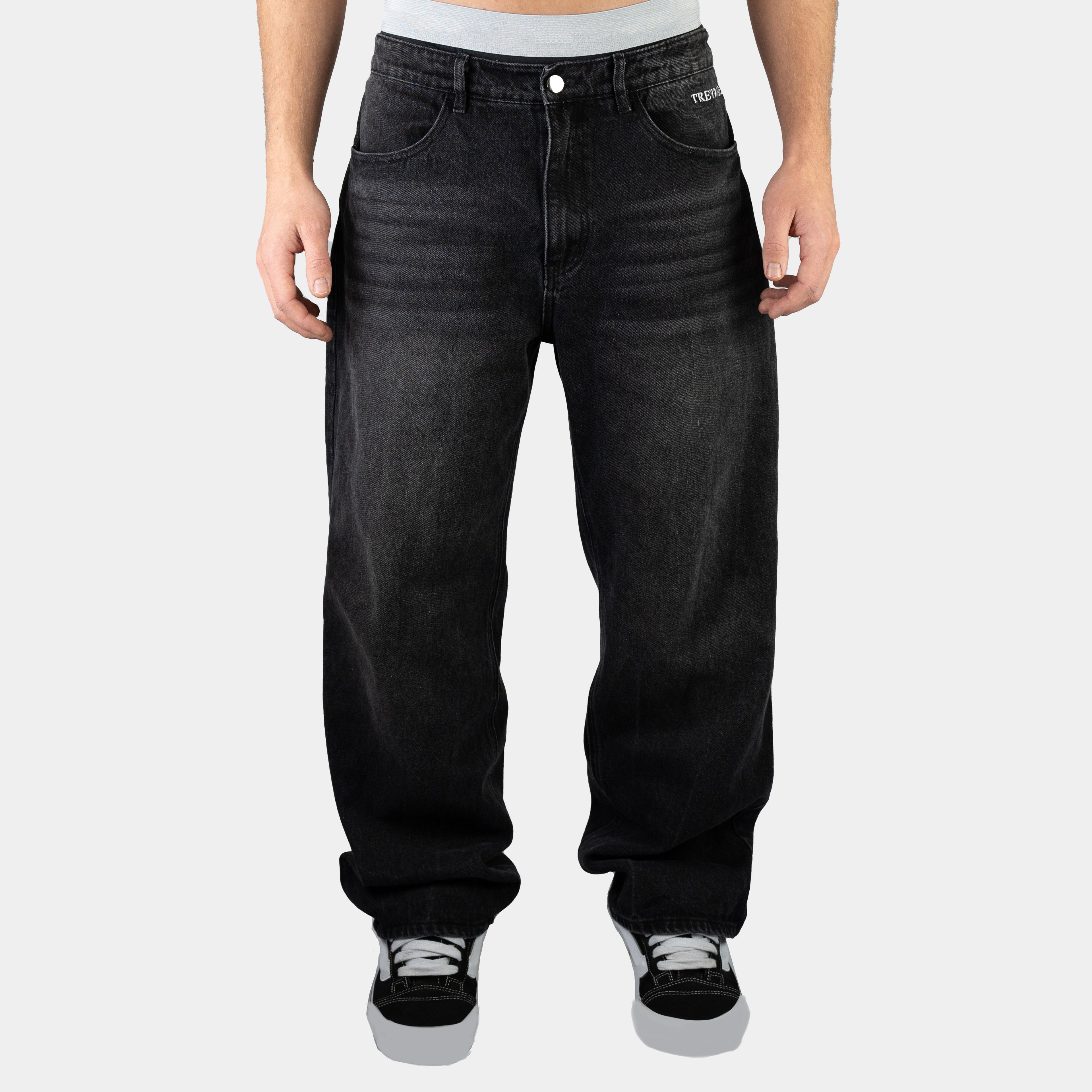 Schwarze Baggy Jeans im gewaschenen Look von Trevouse Frontansicht