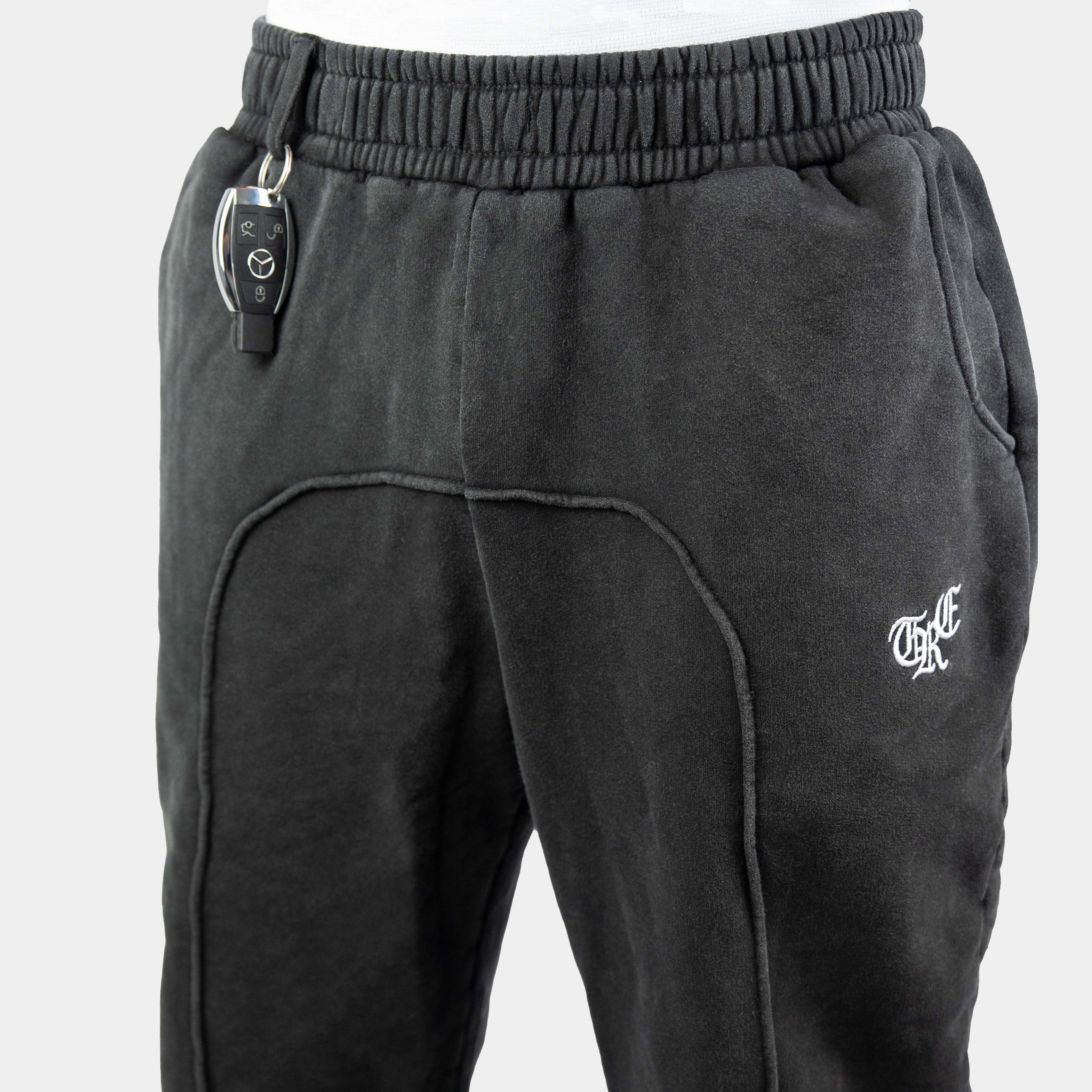 Open Leg Jogginghose in Schwarz im gewaschenen Look von Trevouse - Details