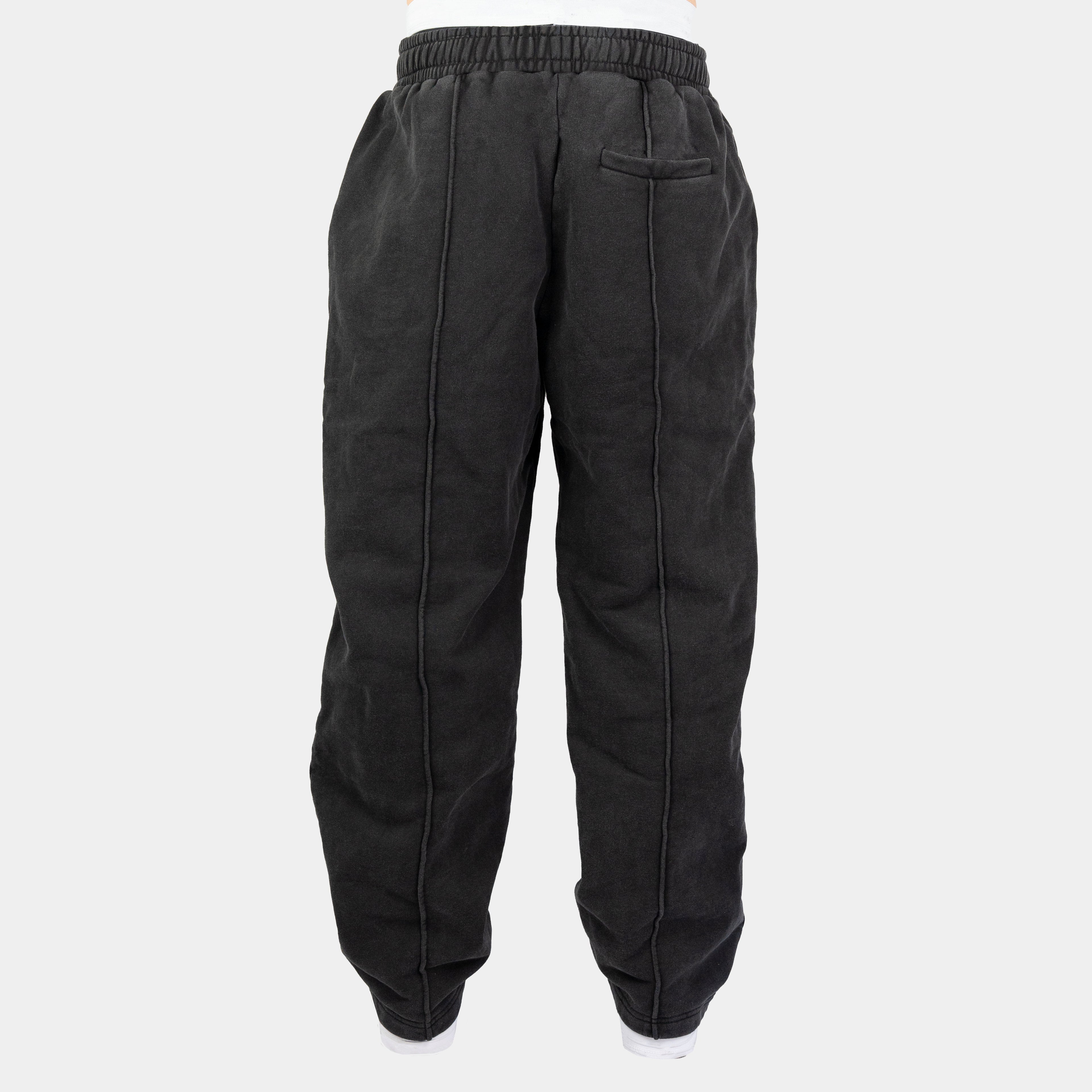 Open Leg Jogginghose in Schwarz im gewaschenen Look von Trevouse - Hintenansicht