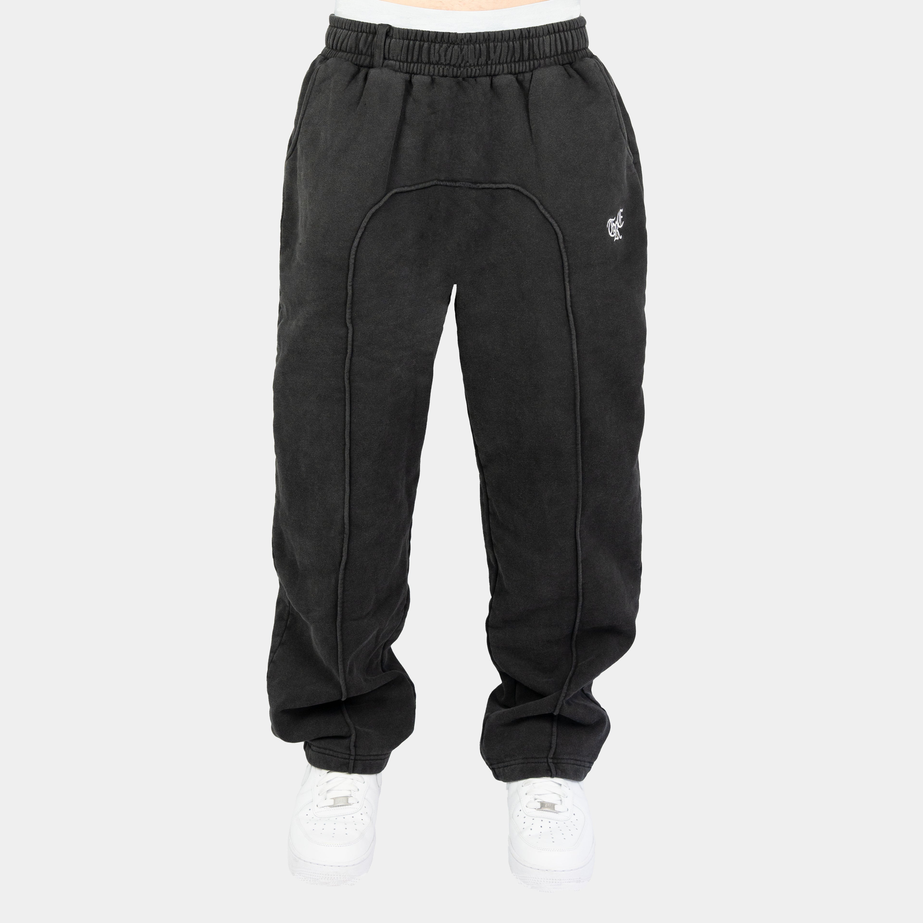 Open Leg Jogginghose in Schwarz im gewaschenen Look von Trevouse - Vorderansicht